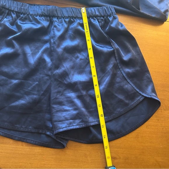 Ekouaer Women’s Blue Satin Pajama Short Sleeve Top and Shorts Set Size small - Picture 4 of 9